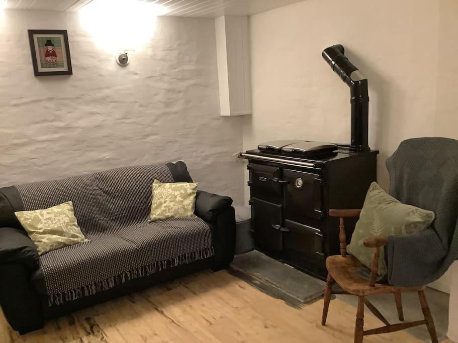 Penrallt-fach Traditional Welsh Pembrokeshire Mynachlogddu