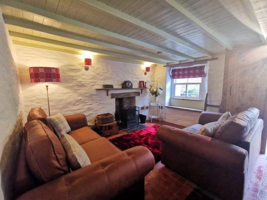 Penrallt-fach Traditional Welsh Pembrokeshire * Mynachlogddu
