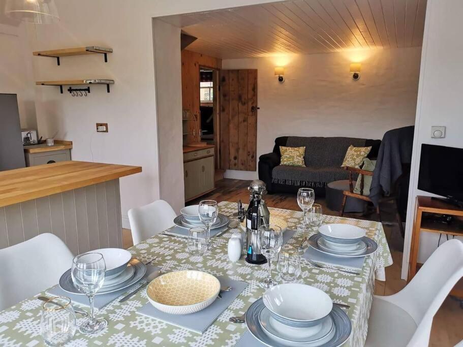 Penrallt-fach Traditional Welsh Pembrokeshire Holiday home Mynachlogddu